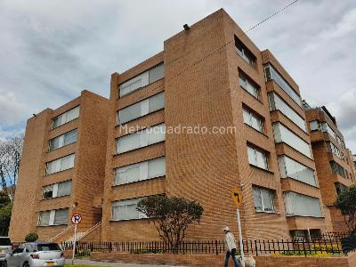 Apartamento de 3 alcobas en venta en Santa Barbara Central Santa Barbara, Bogotá, 210 m² · foto 2 de 12