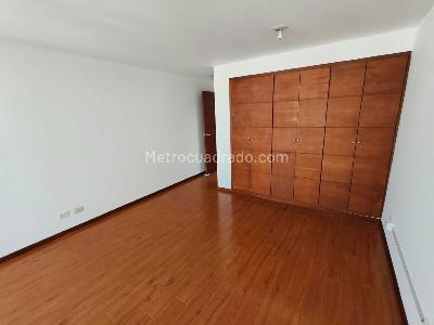 Apartamento de 3 alcobas en venta en Santa Barbara Central, Bogotá, 273 m² · foto 11 de 20