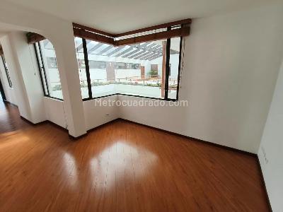 Apartamento de 3 alcobas en venta en Santa Barbara Central, Bogotá, 273 m² · foto 13 de 20