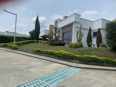 Casa de 3 alcobas en venta en Via Al Caimo, Armenia, 230 m² · foto 12 de 15