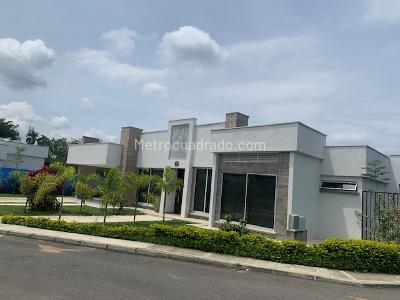 Casa de 3 alcobas en venta en Via Al Caimo, Armenia, 230 m² · foto 2 de 15