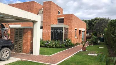 Casa de 4 alcobas en venta en Hacienda San Simon, Bogotá, 330 m² · foto 2 de 20
