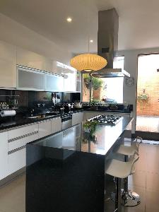 Apartamento de 3 alcobas en venta en Los Rosales, Bogotá, 281 m² · foto 9 de 20