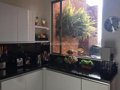 Apartamento de 3 alcobas en venta en Los Rosales, Bogotá, 281 m² · foto 11 de 20