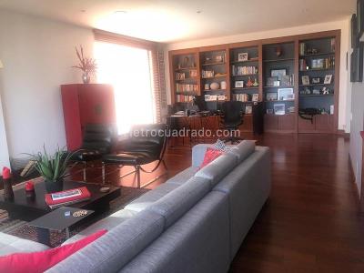 Apartamento de 3 alcobas en venta en Los Rosales, Bogotá, 281 m² · foto 14 de 20