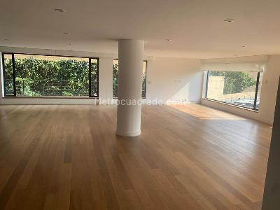 Apartamento de 4 alcobas en venta en Chico Norte, Bogotá, 402 m² · foto 2 de 20