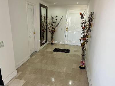 Apartamento de 4 alcobas en venta en La Calleja, Bogotá, 450 m² · foto 2 de 20