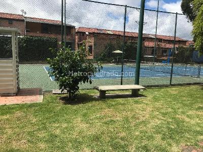 Apartamento de 3 alcobas en venta en Bosque De Gratamira, Bogotá, 270 m² · foto 5 de 9