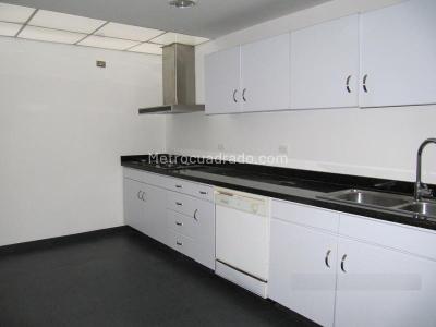 Apartamento en venta en Los Rosales, Bogotá · foto 5 de 18