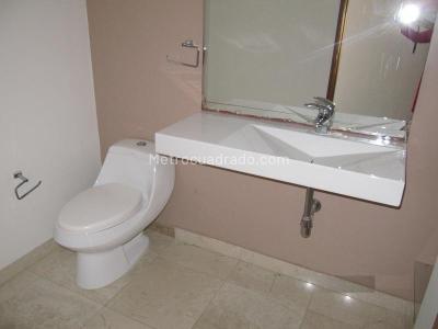 Apartamento en venta en Los Rosales, Bogotá · foto 6 de 18