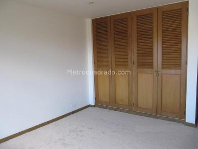 Apartamento en venta en Los Rosales, Bogotá · foto 7 de 18
