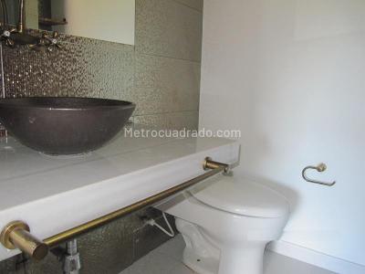 Apartamento en venta en Los Rosales, Bogotá · foto 8 de 18