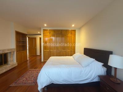 Apartamento de 4 alcobas en arriendo en El Nogal, Bogotá, 408 m² · foto 19 de 20