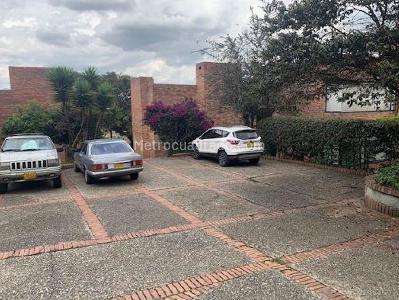 Apartamento de 4 alcobas en venta en Arboleda De Suba, Bogotá, 266 m² · foto 17 de 20