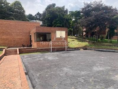 Apartamento de 4 alcobas en venta en Arboleda De Suba, Bogotá, 266 m² · foto 19 de 20