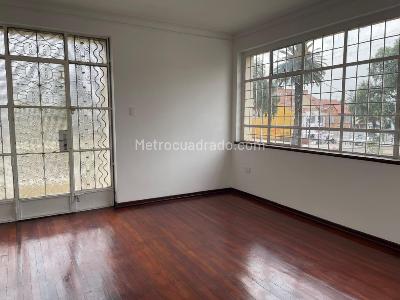 Casa de 5 alcobas en venta en San Luis, Bogotá, 320 m² · foto 13 de 20