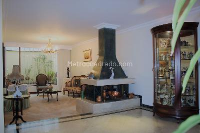 Casa en venta en Santa Barbara Central, Bogotá · foto 2 de 16
