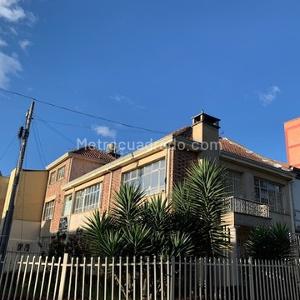 Casa de 5 alcobas en venta en San Luis, Bogotá, 250 m² · foto 2 de 20