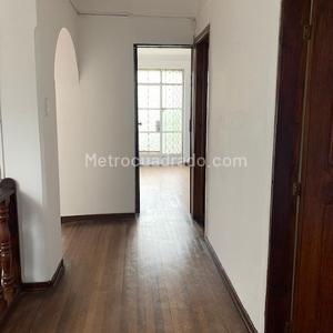 Casa de 5 alcobas en venta en San Luis, Bogotá, 250 m² · foto 6 de 20