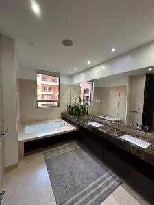 Apartamento de 3 alcobas en arriendo en Chico Reservado, Bogotá, 303 m² · foto 9 de 20