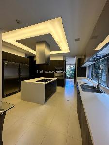 Apartamento de 3 alcobas en arriendo en Chico Reservado, Bogotá, 303 m² · foto 15 de 20