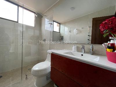 Casa de 4 alcobas en venta en San Jose De Bavaria, Bogotá, 300 m² · foto 8 de 20