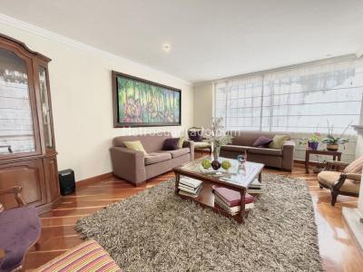 Apartamento de 3 alcobas en venta en Chico Navarra, Bogotá, 156 m² · foto 2 de 20