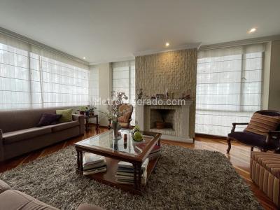 Apartamento de 3 alcobas en venta en Chico Navarra, Bogotá, 156 m² · foto 4 de 20