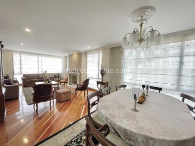 Apartamento de 3 alcobas en venta en Chico Navarra, Bogotá, 156 m² · foto 8 de 20