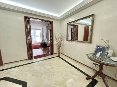 Apartamento de 3 alcobas en venta en Chico Navarra, Bogotá, 156 m² · foto 9 de 20