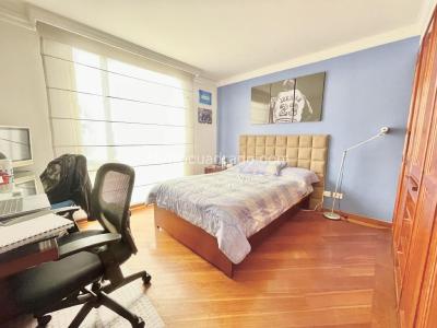 Apartamento de 3 alcobas en venta en Chico Navarra, Bogotá, 156 m² · foto 16 de 20
