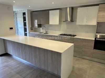 Apartamento de 3 alcobas en arriendo en Los Rosales, Bogotá, 193 m² · foto 4 de 12