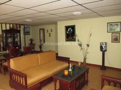 Casa de 5 alcobas en venta en Los Alcazares, Manizales, 410 m² · foto 5 de 20