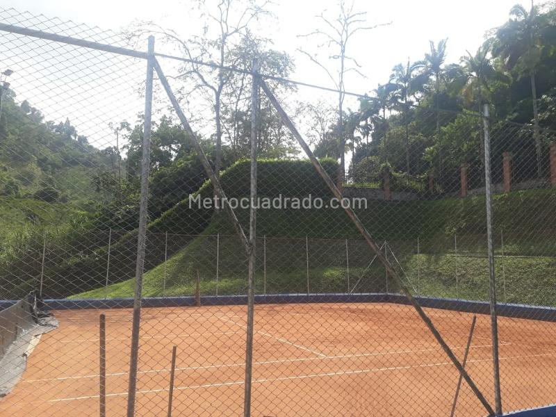 Lote en Venta, Conjunto Los Cerezos, Manizales - Más