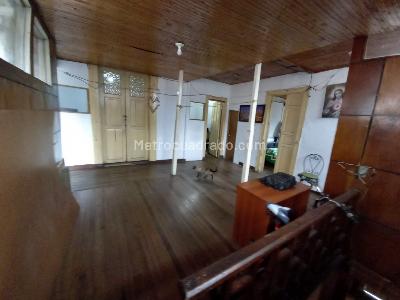 Casa de 5 alcobas en venta en Delicias, Manizales, 300 m² · foto 15 de 20
