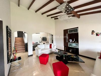 Casa en venta en Alhambra, Manizales · foto 2 de 20