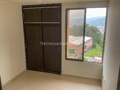 Apartamento en venta en Nogales, Manizales · foto 8 de 12