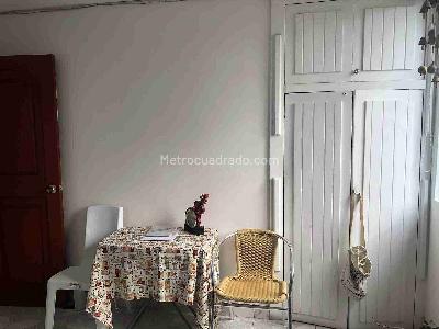 Apartamento de 3 alcobas en venta en Comuna Centro/Sector Lago Uribe, Pereira, 79 m² · foto 2 de 13