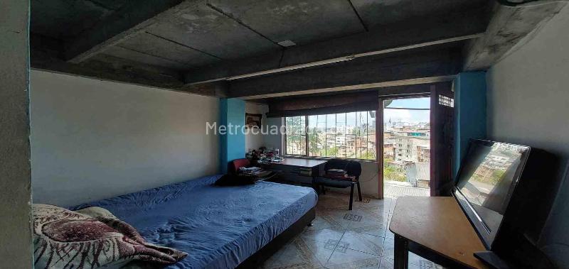 Piso – Manizales, Colombia, La Fuente - Más