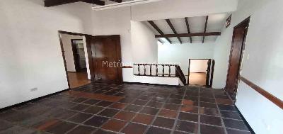 Casa en arriendo en Laureles, Manizales · foto 3 de 20