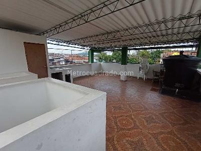 Casa en venta en Comuna Cuba/Cuba, Pereira · foto 2 de 20