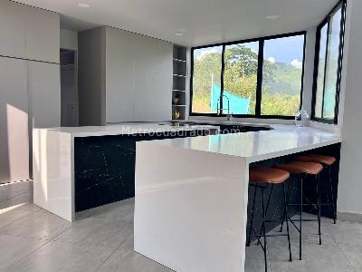 Casa de 5 alcobas en venta en Vereda El Rosario, Manizales, 483 m² · foto 4 de 13