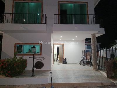 Casa de 3 alcobas en venta en Girardot, Girardot, 259 m² · foto 11 de 20