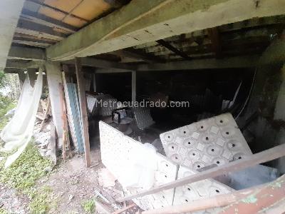 Casa de 3 alcobas en venta en Versalles, Manizales, 200 m² · foto 2 de 11