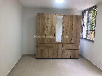 Apartamento de 2 alcobas en venta en Poblado I, Pereira, 50 m² · foto 2 de 20