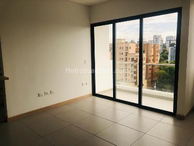 Apartamento de 2 alcobas en venta en Pinares, Pereira, 74 m² · foto 2 de 19