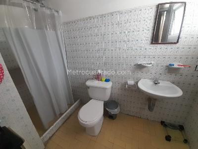 Casa de 5 alcobas en venta en La Primavera, Manizales, 300 m² · foto 18 de 20