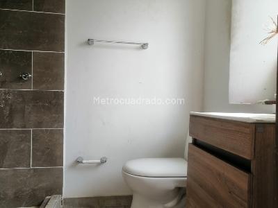 Apartamento en venta en Pinares, Pereira · foto 7 de 19