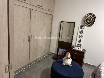 Casa de 5 alcobas en venta en 25 De Mayo, Armenia, 215 m² · foto 2 de 20