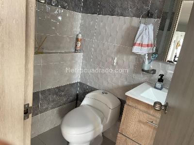 Casa de 5 alcobas en venta en 25 De Mayo, Armenia, 215 m² · foto 17 de 20